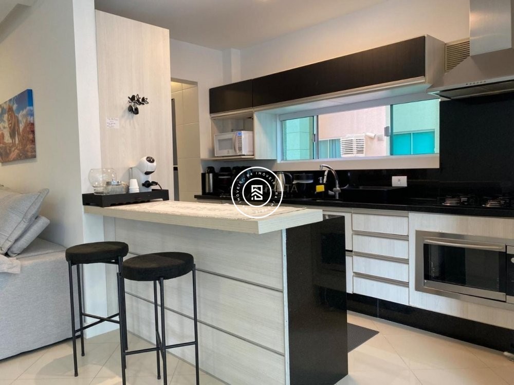 Apartamento a 100 metros do mar, 03 suites, 02 vag