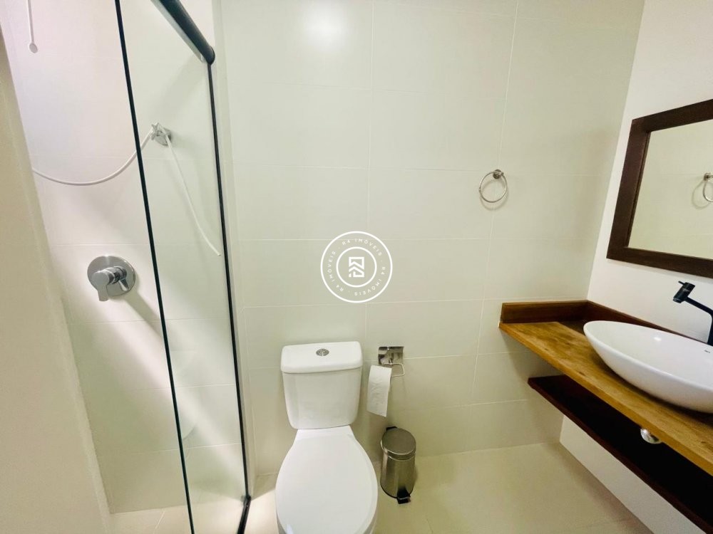 Apartarmento em Meia Praia, 03 suites, 02 vagas 