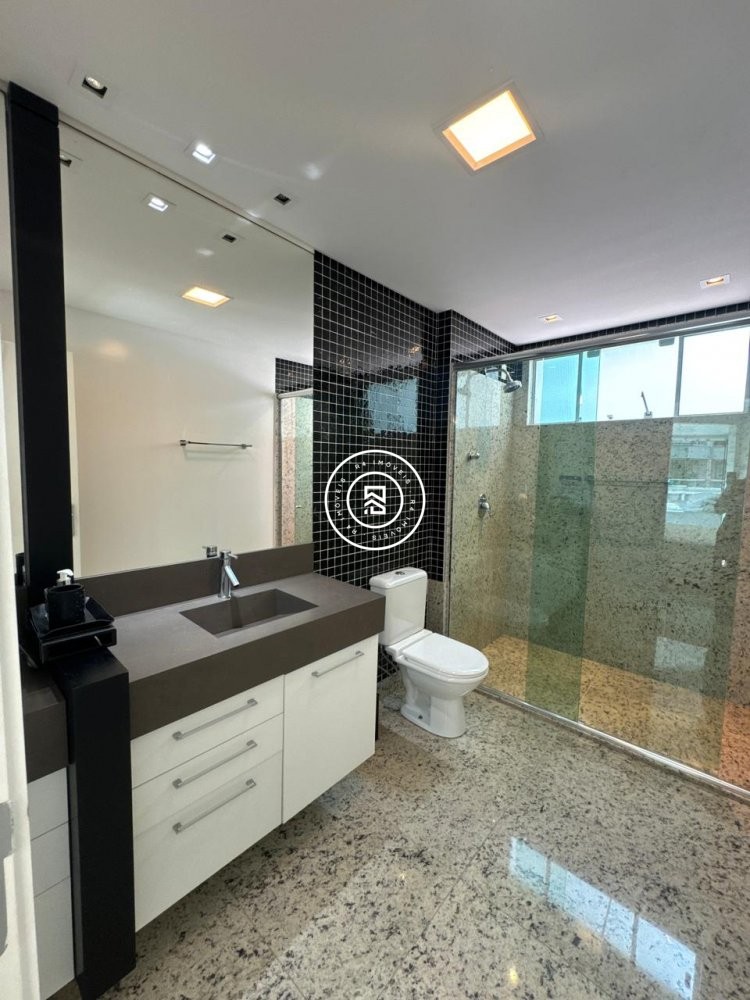 Apartamento luxuoso na Meia Praia