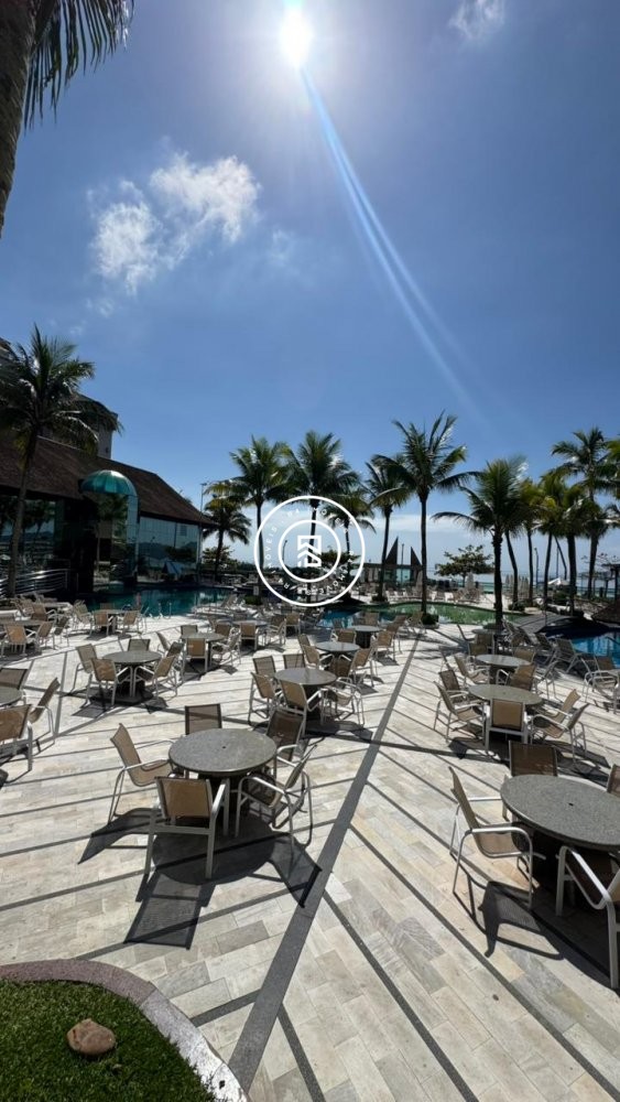 Apartamento luxuoso na Meia Praia