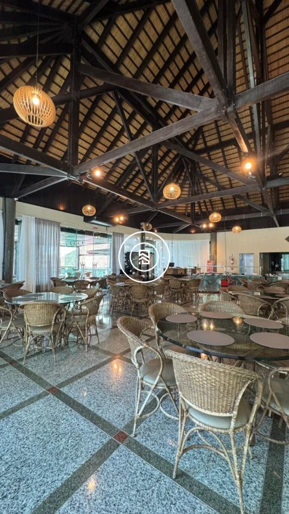 Apartamento luxuoso na Meia Praia